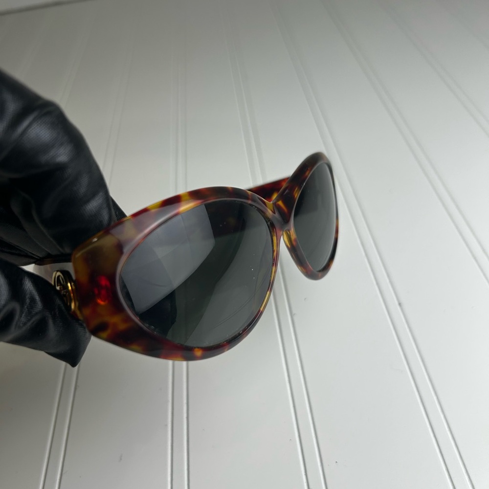 Gucci Women’s Leopard Tortoise Double G Wrap Sunglasses - Picture 15 of 15